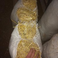 Солома в мешках