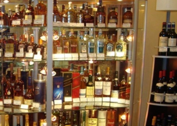 Продавцы алкоголя сходят с дистанции из-за высокой пошлины