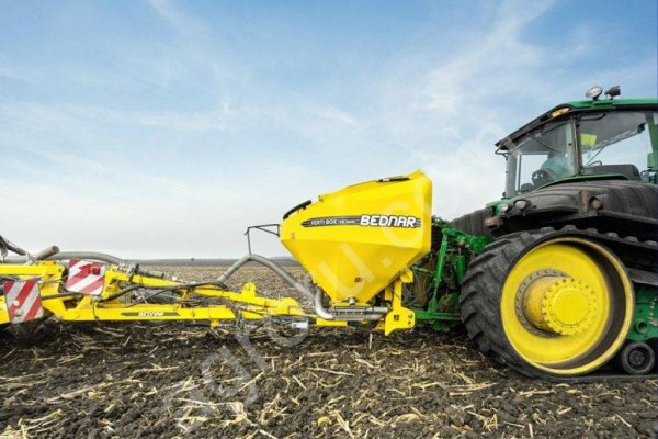 Чизельный плуг BEDNAR TERRALAND TO