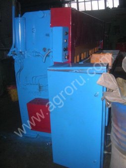 Кривошипные листовые ножницы с наклонным ножом НД3318Г