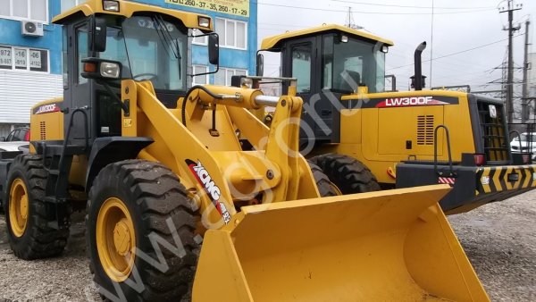 Фронтальный погрузчик XCMG LW300F