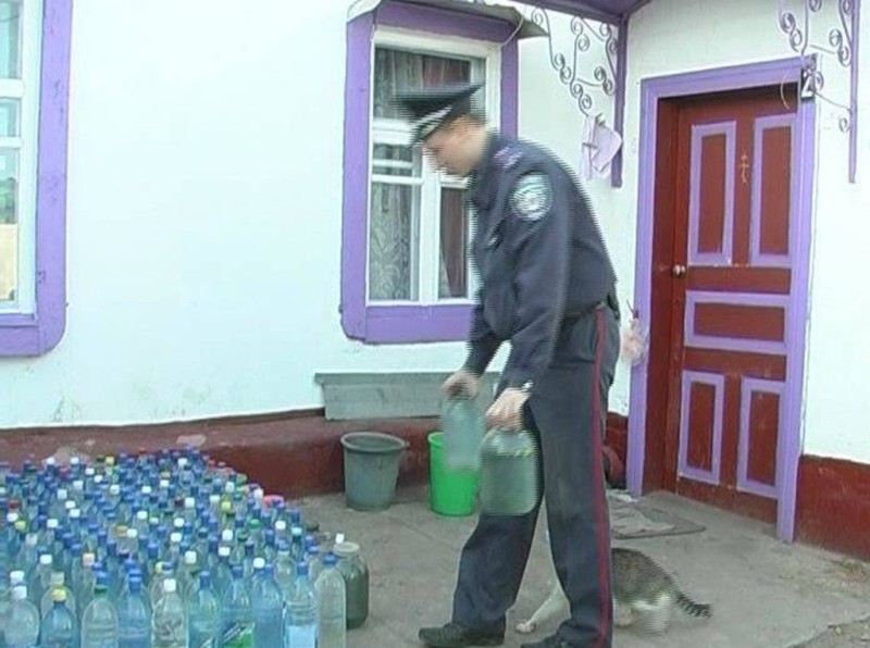 На Волхонском шоссе обнаружен подпольный цех по производству алкоголя