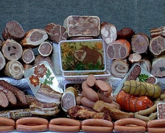 Мясокомбинат ЗАО АПК-ИНВЕСТ начал производство полукопченых и жареных колбас, а также свиных копченостей.