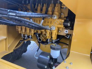 Экскаватор-погрузчик Lugong LG388