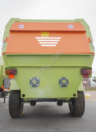 Измельчитель-раздатчик кормов МИРК-130