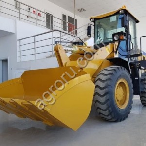 Фронтальный погрузчик SEM 636D