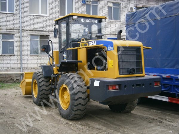 Фронтальный погрузчик SEM 639B