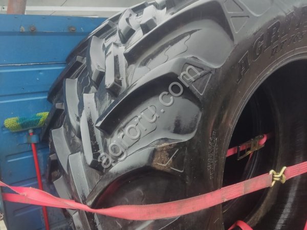 шины от тракторов импортных ,прицепной техники ,комбайнов