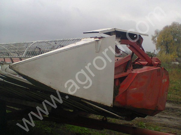 Жатка зерновая 6,15 м на Massey Ferguson 38, 40