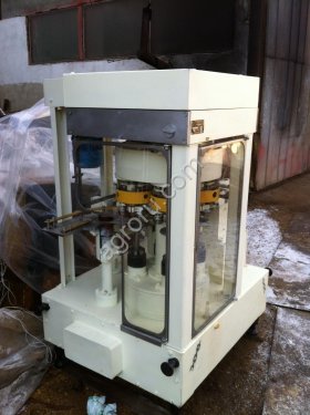 Автоматическая закаточная машина Б4-КЗК-79А