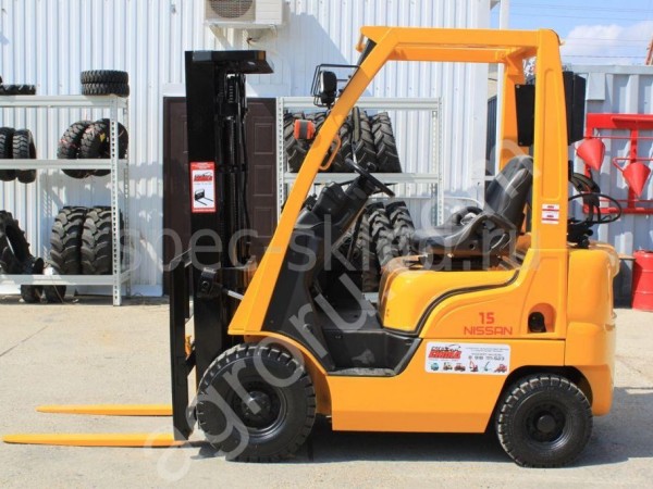 японский вилочный погрузчик NISSAN NL01A15W