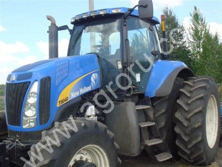 Трактор б\у New Holland Т8040