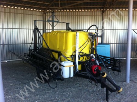 Опрыскиватель прицепной ОП-22