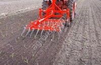 Штригельная борона для прополки чеснока