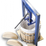 Пресс ручной гидравлический на 25 л. с дубовой корзиной для соков и вина.