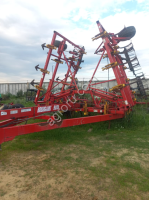 Чизeльный культиватoр Bourgault 9800