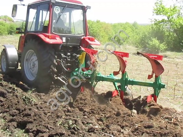 Плуг навесной оборотный пно 3-35