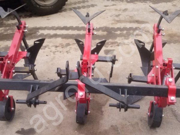 Окучник (культиватор-пропольник) 3-х секционный