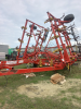 Чизeльный культиватoр Bourgault 9800