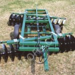 Полунавесной и навесной дисковый лущильник