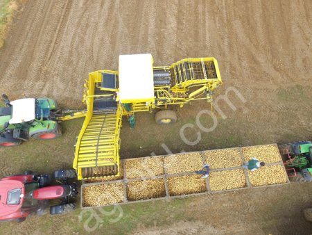 Картофелеуборочный комбайн