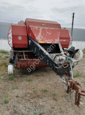Рулонный пресс-подборщик Case IH 550