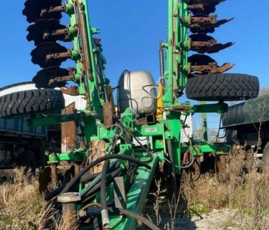 Агрегат полунавесной с внесением жку Велиекс Агро