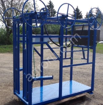 Станок для обработки копыт КРС