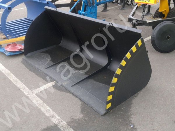 Погрузчик Фронтальный ПФ-1У-1200 c ковшом