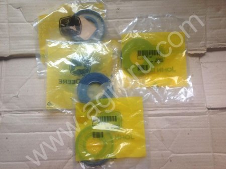 Сальники John Deere