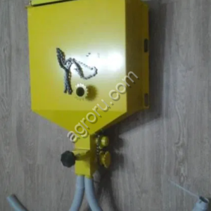 Бачок для удобрений на картофелесажалку