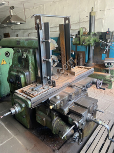 Станок горизонтальный консольно-фрезерный 6М82