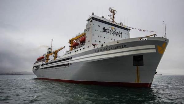 Самая большая в мире плавбаза  Всеволод Сибирцев  вернулась во Владивосток после первого рейса