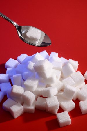 Сахар может подорожать на этой неделе из-за напряженности с поставками - опрос