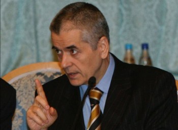 Онищенко предложил продавать молоко в обход торговых сетей