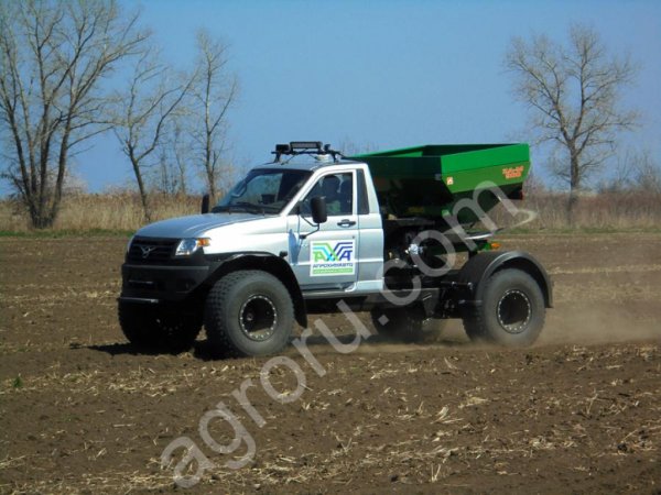 Разбрасыватель минеральных удобрений  РМУ на базе УАЗ