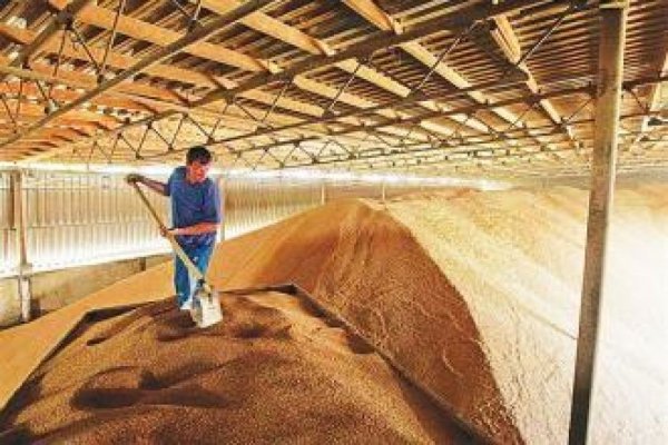 Дешевый рубль тормозит интервенции