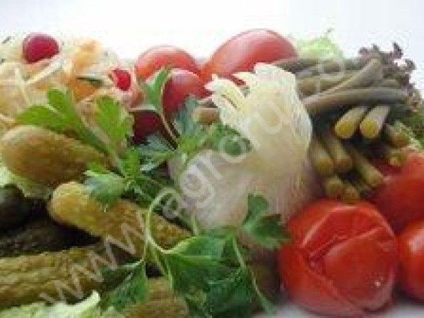 капуста квашеная, огурцы, томаты солёные