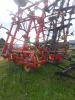 Чизeльный культиватoр Bourgault 9800