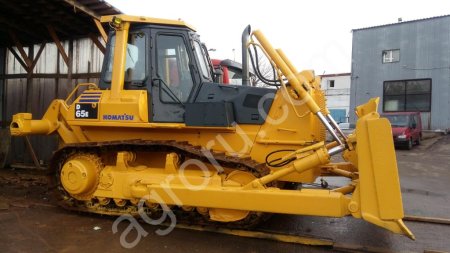 Бульдозер Komatsu D65E-12
