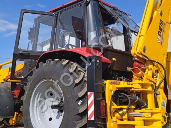 Экскаватор-погрузчик ДЭМ 1145