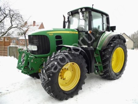John Deere 7430