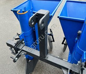 Картофелесажалка Краян 2КСТ 01-01 (на 3 точки)