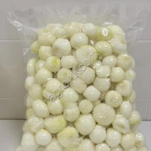 Лук репчатый очищенный в вакуумной упаковке оптом