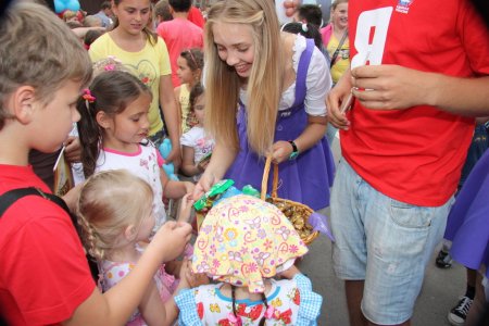 Крафт Фудс Рус, администрация г. Покрова и жители города отметили День шоколада