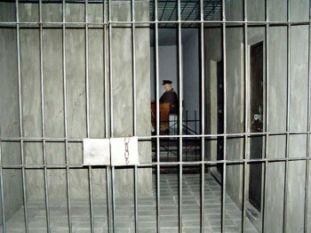 В Баку судят лиц за контрабанду водки