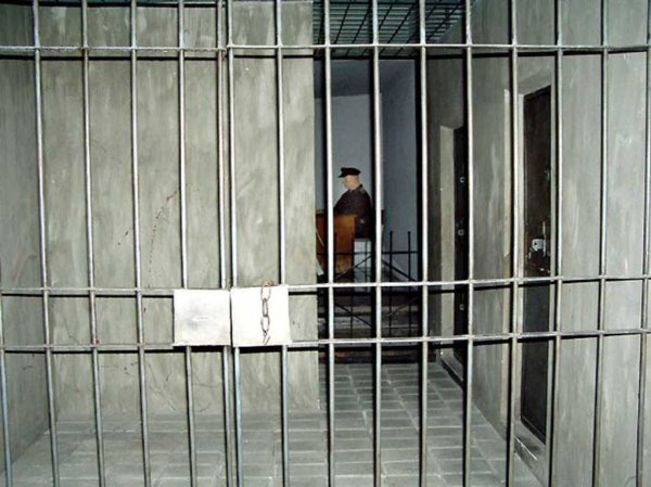 В Баку судят лиц за контрабанду водки