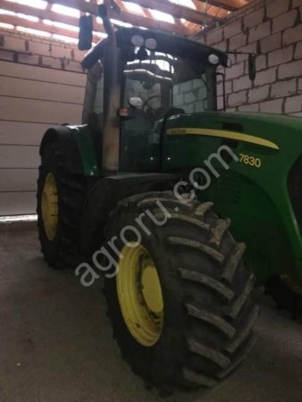 John Deere 7830