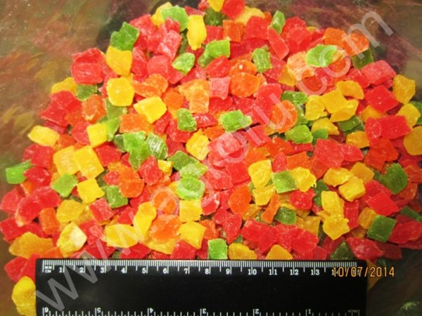 Орехи, сухофрукты, цукаты, семечки.