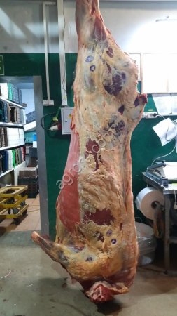 Мясо говядины в полутушах, охлажденное.